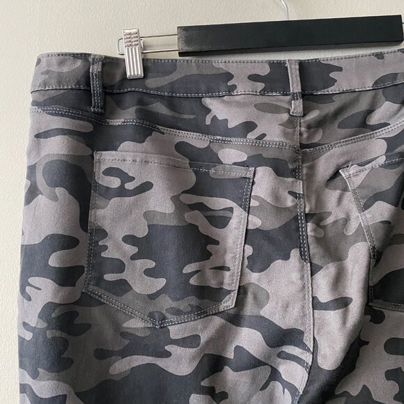 Design Lab Grey Camouflage Print Cotton Blend Skinny Leg Pants - Picture 7 of 12